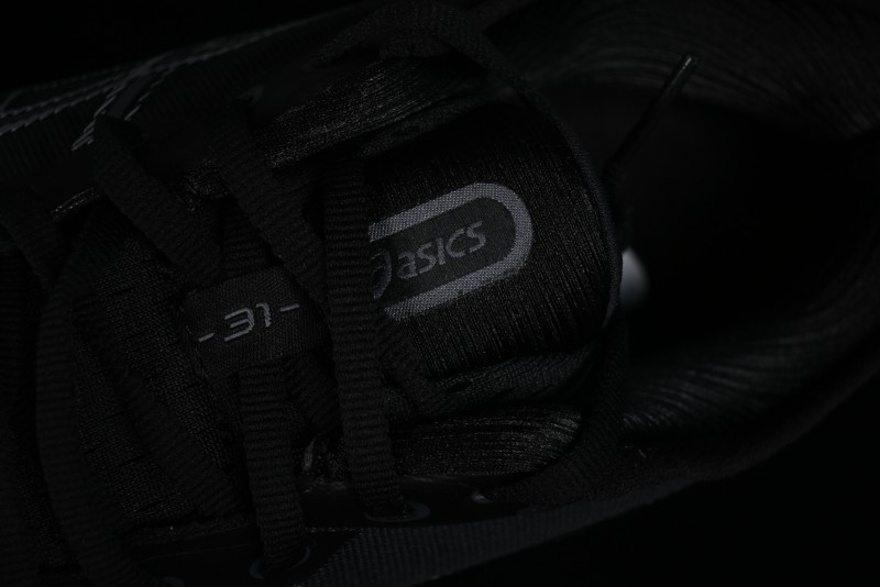 Asics Gel-Kayano 31 Running Shoes with GEL Cushioning and FLYTEFOAM BLAST Technology - 1012B670-002