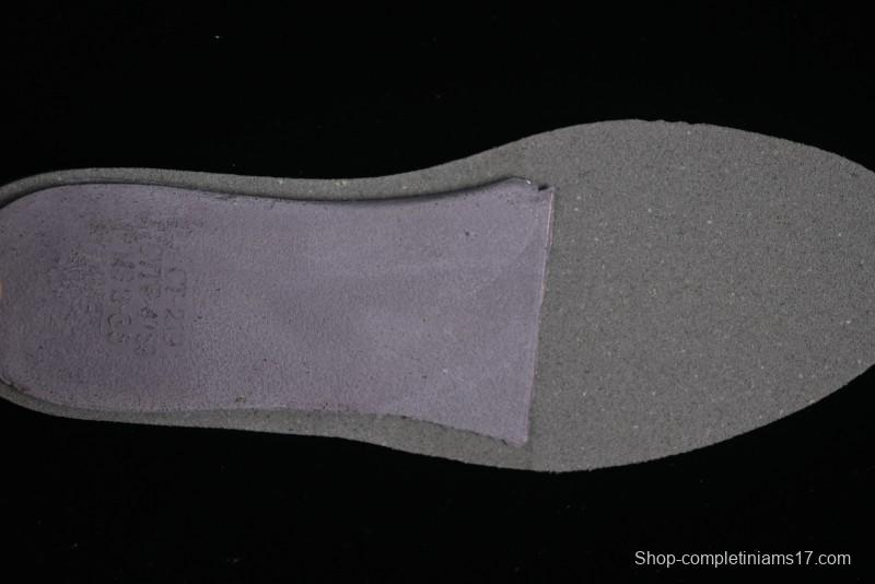 Converse Chuck 70s Low-Top Casual Sneakers with Black-Pink Chain Design - A09542C