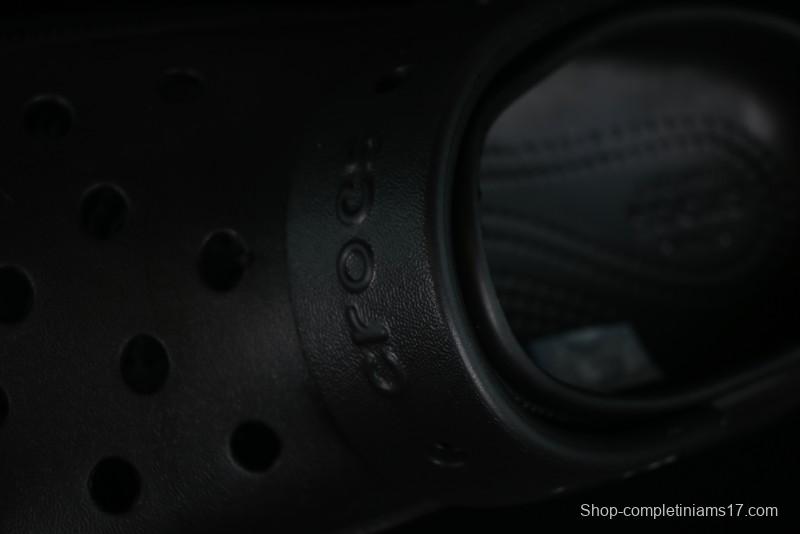 Crocs Classic Clog Retro Beach Sandals with Adjustable Heel Strap and Thick Sole - B.D4