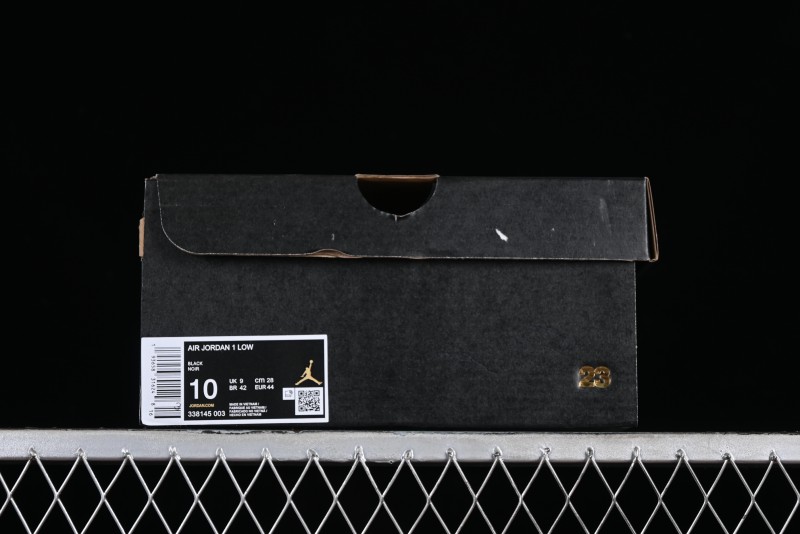 Nike Air Jordan 1 Low AJ1 Black Green Low Top Lifestyle Basketball Shoes - 338145-003