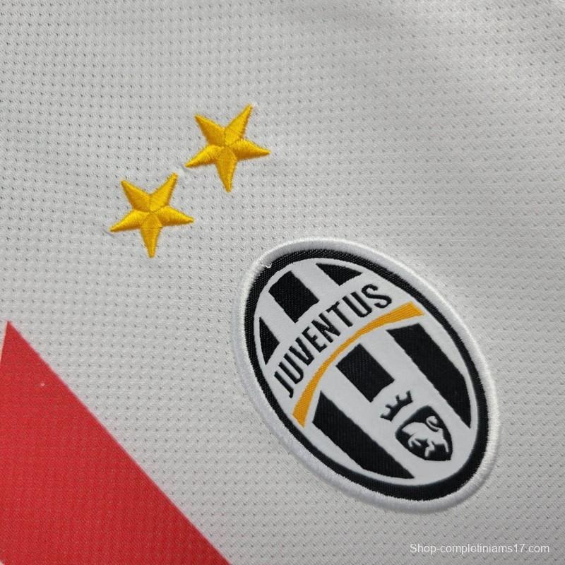 10/11 Retro Juventus Away Jersey
