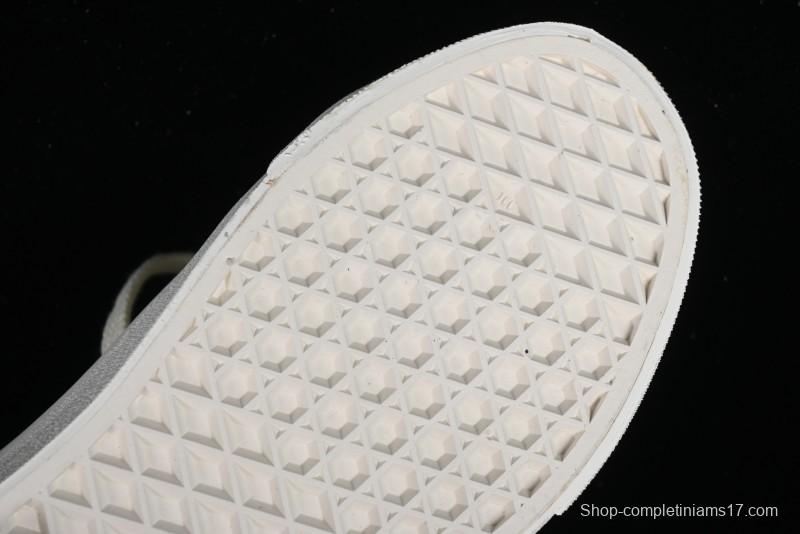 Vans Old Skool Reissue 136 Classic Low-Top Skate Shoes with Detachable Cushioned Insole - VN000MT6QC5