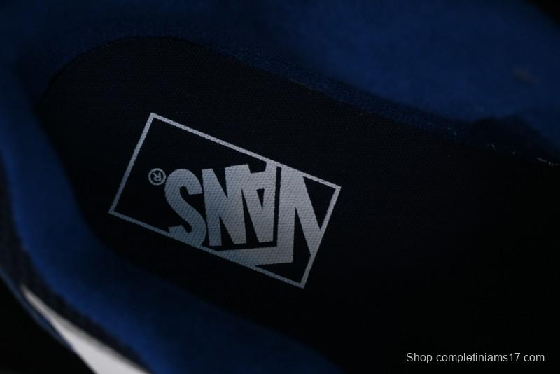 Vans Classics Knu Skool Retro Sneakers with Enlarged Toe and Thickened Trim - VN0009QCLC3