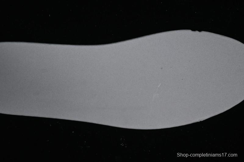 Nike V2K Runtekk 3XL Retro Low-Top Running Shoes with Shock Absorption and Anti-Slip Design - HJ4497-300