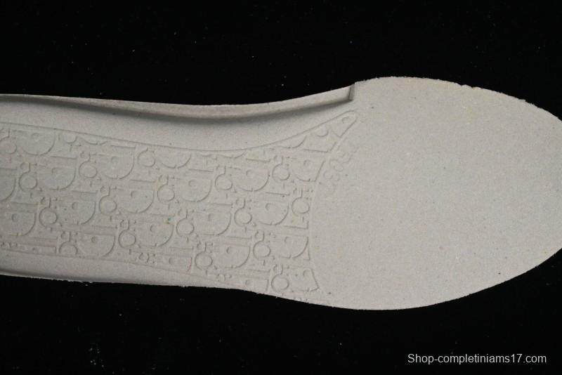 Dior B30 Sneakers with Reflective CD30 Logo and Lightweight Rubber Sole - CD30