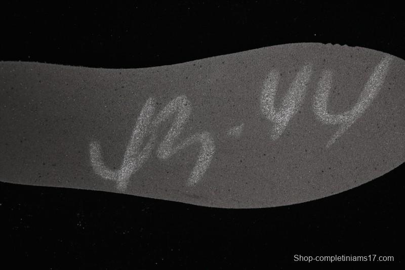 Nike Air Jordan 3 Retro Cactus Jack Collaboration High-Top Basketball Shoes with Soft Napa Leather and Visible Air Cushion - 136064-668