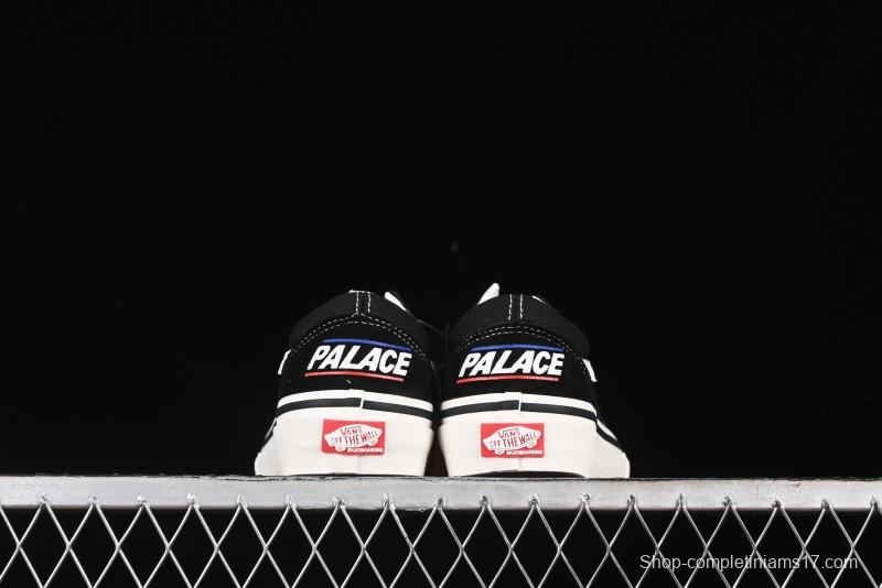 Vans Old Skool Low-Top Retro Skate Shoes in Black & White - VN0A5KRXBA2