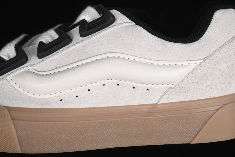 Vans Classics Knu Skool Retro Sneakers with Enlarged Toe and Thickened Tongue - VN000CZUVE1