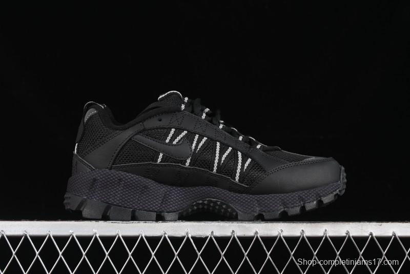 Nike Air Humara Retro Trail Running Shoes with 1990s Outdoor Style - 924464-001