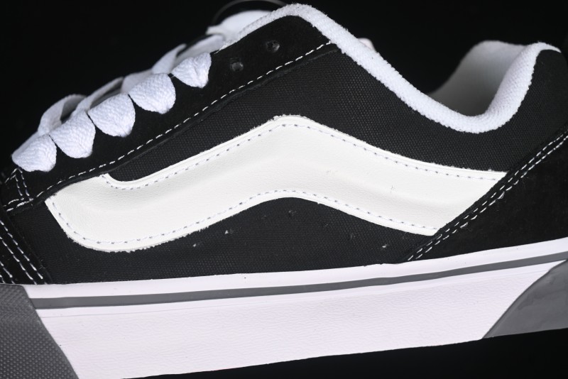 Vans Knu Skool Low-Top Retro Chunky Sneakers - VN0009QCCJJ