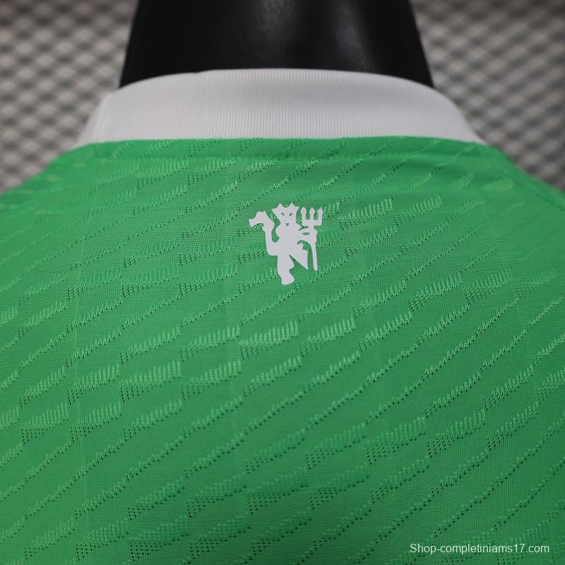 Player Version 25/26 Manchester United Green Goalkeeper Jersey