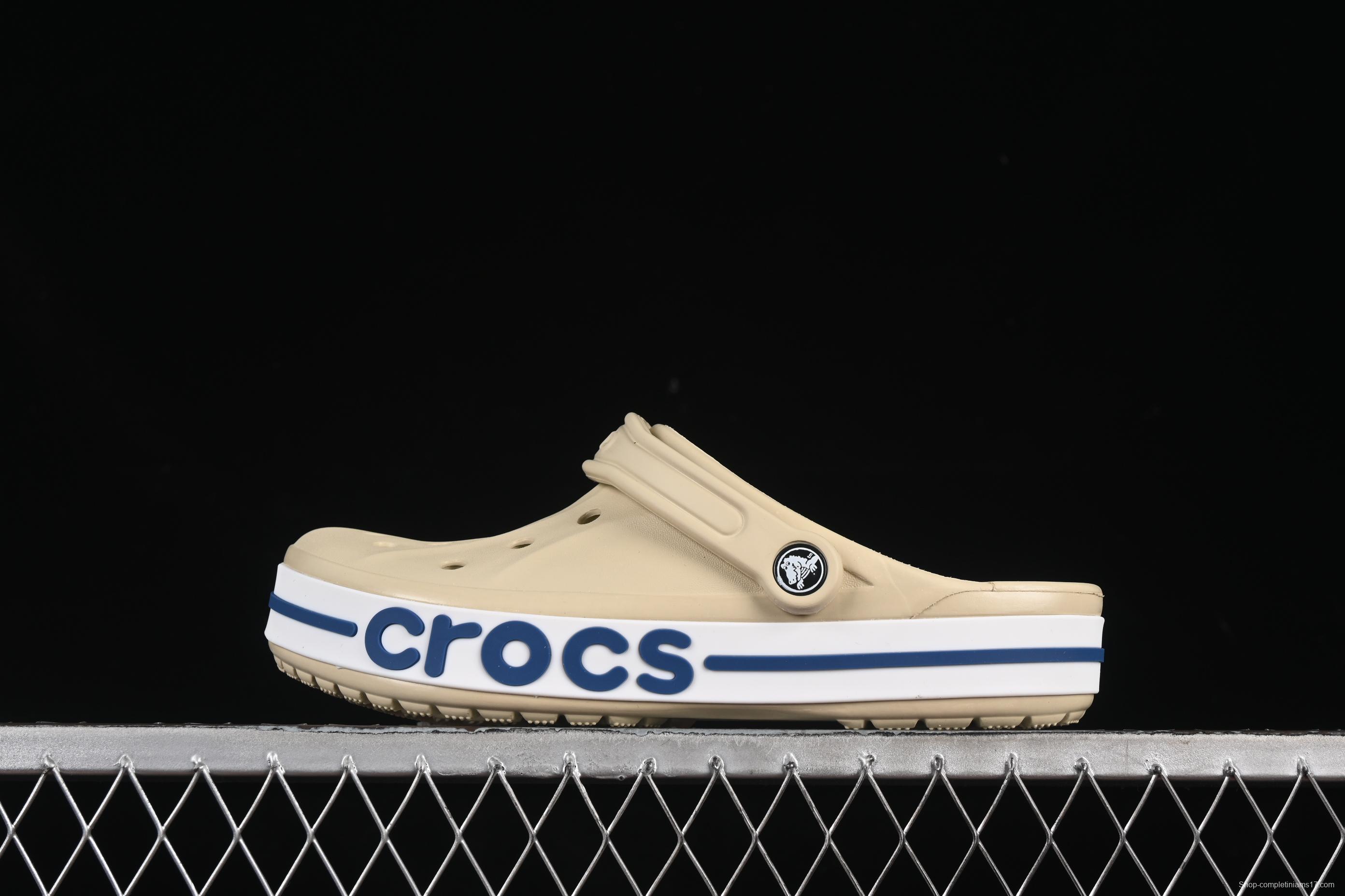 Crocs Classic Platform Clog Sandals with Ventilation Holes - B.D4