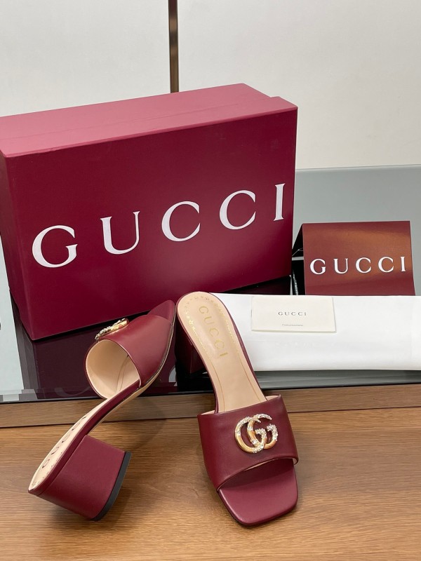 2025 Women Gucci Burgundy Leather Sandals GG Crystal LY00280