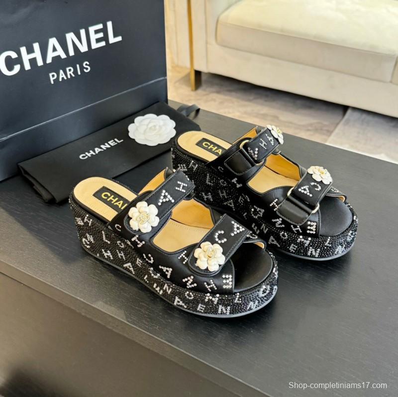 2025 Women Chanel Black PEARL Leather Slippers LY00330