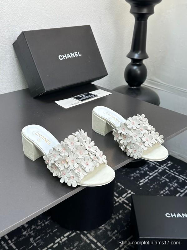 2025 Women Chanel White Leather Sandals