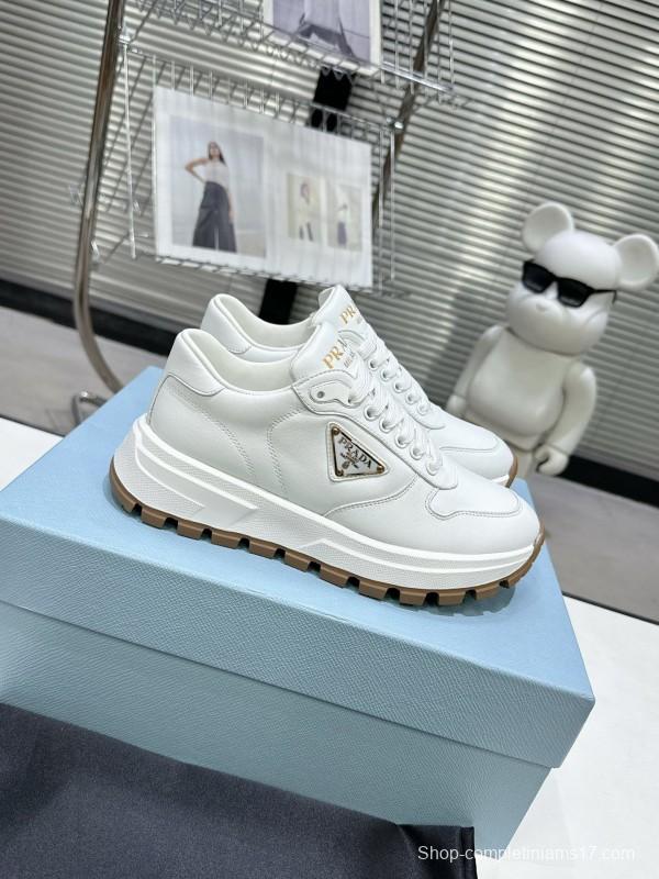2025 Women Prada White Cow Leather Lambskin Sneakers KFY00310