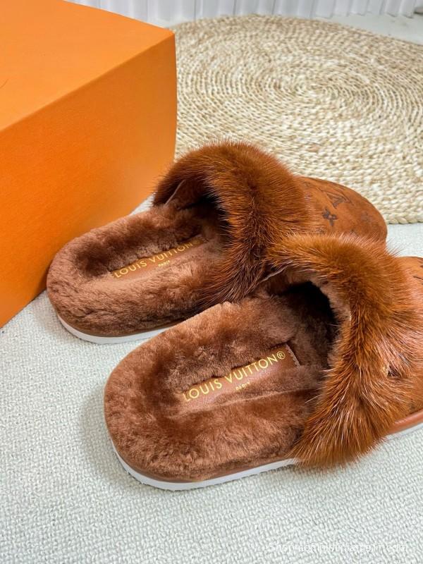 2024 Slippers Louis Vuitton Brown Suede Shearling Slippers MJ00340