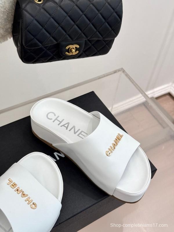 2025 Slippers Chanel White Leather Slippers KFY00250
