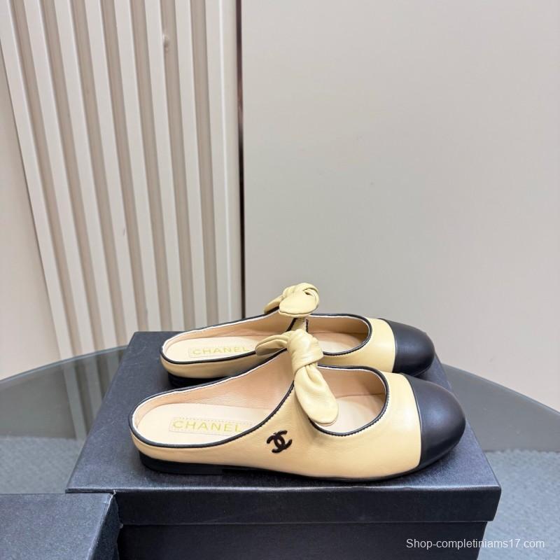 2025 Women Chanel Beige Black Leather Slippers KFY00270