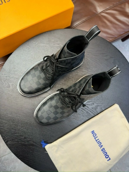 2024 Men Louis Vuitton Black Grey Leather Ankle Boots MJ00440