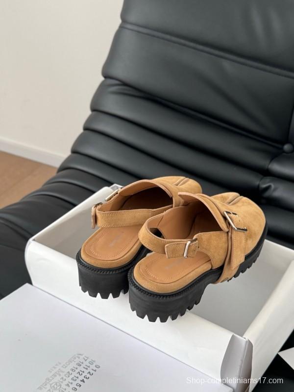 2025 Women MM6 Tan Suede Slingback Split-toe Shoes KFY00310