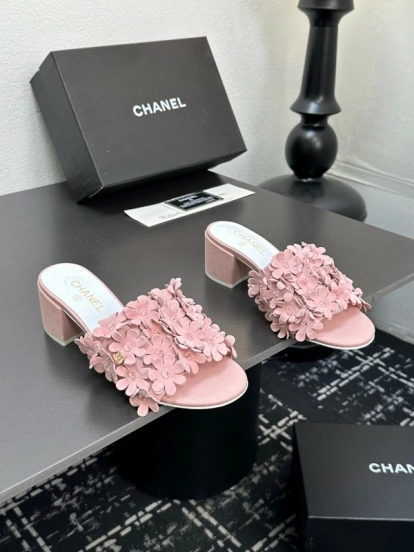 2025/Women Chanel Pink Suede Floral Embellished Block Heel Sandals LY00360(F)