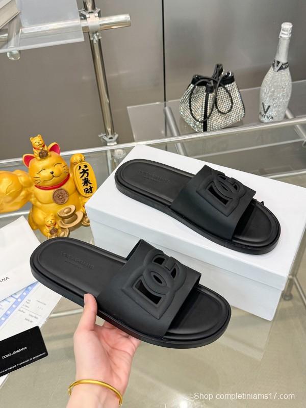 2025 Men Dolce & Gabbana Black Leather Slippers KFY00150