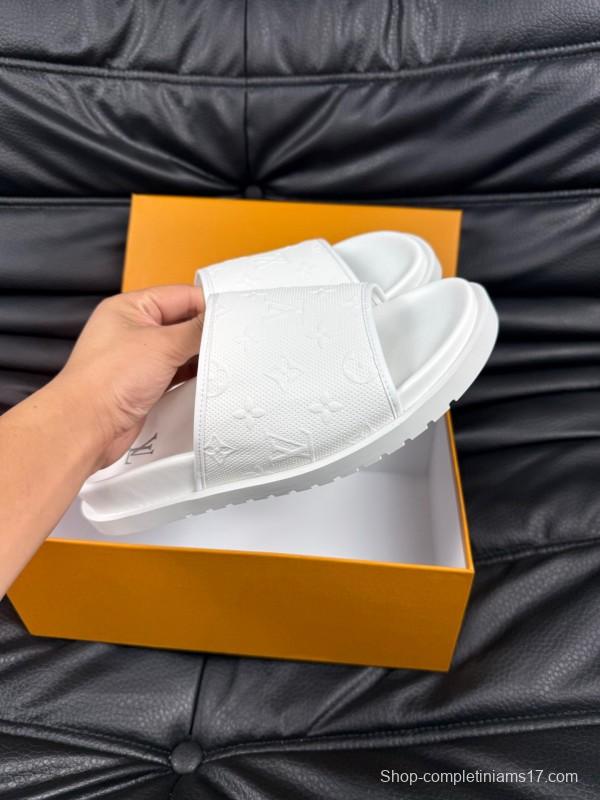2025 Unisex Louis Vuitton White Leather Slippers AS00170