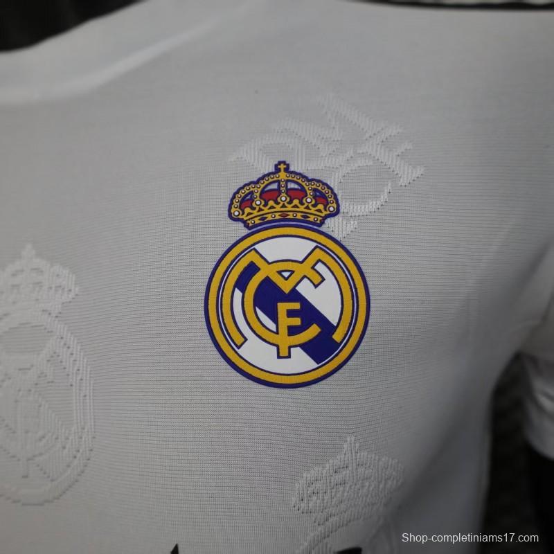 Player Version 25/26 Real Madrid White with Embossed Royal Crest Pattern Jersey