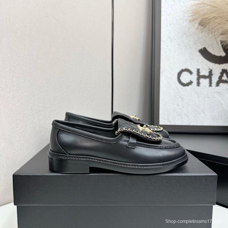 Chanel Classic Flap Chain CC Loafers with Buckle Closure - LY00320