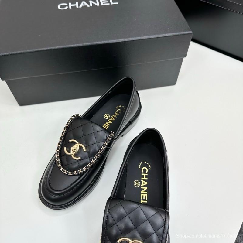 Chanel Classic Flap Chain CC Loafers with Buckle Closure - LY00320