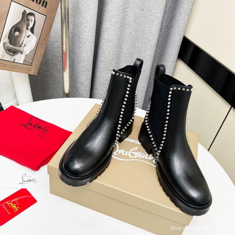 Christian Louboutin Fall/Winter 2025 Classic Ankle Boots with Studded Design - LY00330