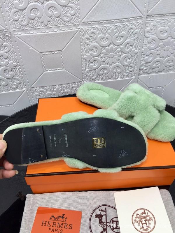 H Eiderdown Teddy Wool H-Logo Slippers Flat Sole Winter Home Shoes - LY00240