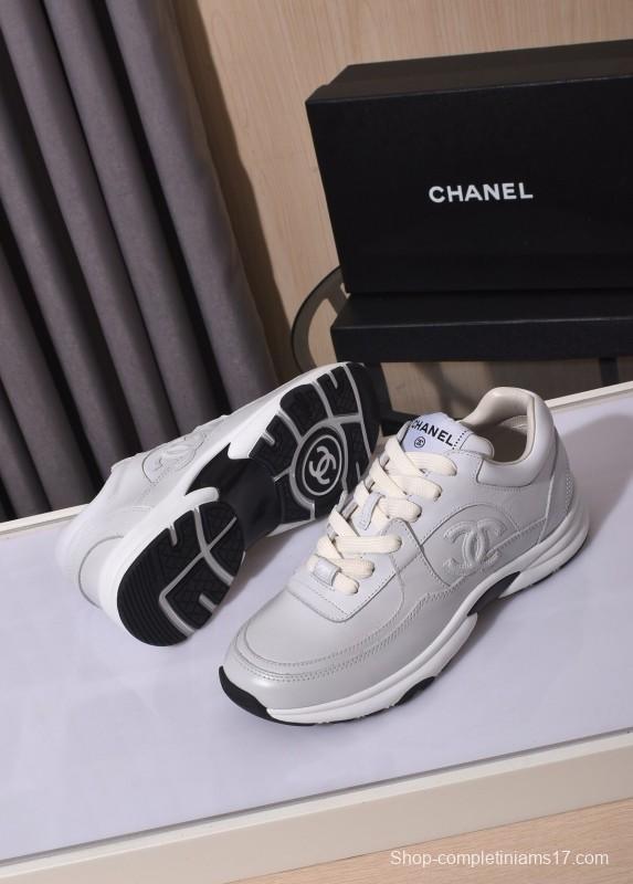 Chanel Loafers Classic Style with Gradient Logo and Platform Sole - KFY00350