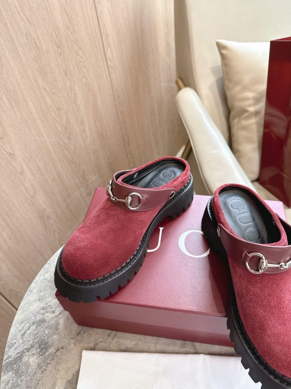 Gucci Women's Mule Shoes with Horsebit Detail - LY00300