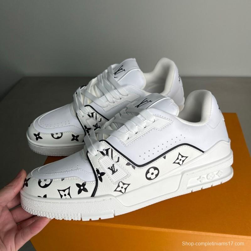 Louis Vuitton Signature Logo Sneakers with Calfskin Upper - YC