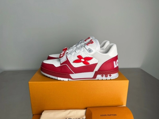 Lv 2025 Spring Summer Collection Premium Replica Signature Logo Sneakers - YC