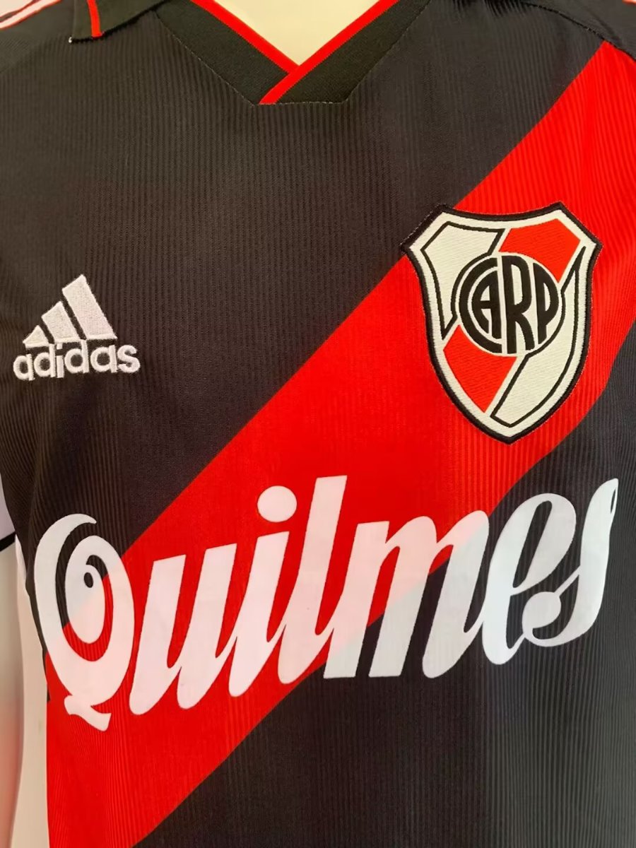 Retro 00/01 River Plate Third Black Jersey